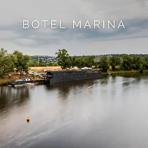 Marina Úszó hotel Prága