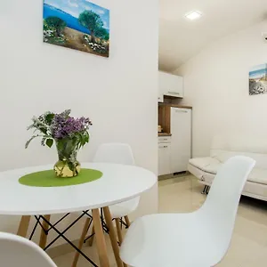 Mira Apartman Baška